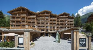 BG_summer_facade2